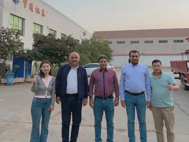 Клиенты приходят на завод (6)